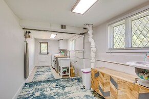 Chic Family-friendly Home in Riverside: 7 Mi to KC