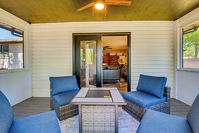 Chic Family-friendly Home in Riverside: 7 Mi to KC