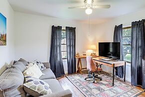 Peaceful Home w/ Yard: 13 Mi to Downtown Houston!