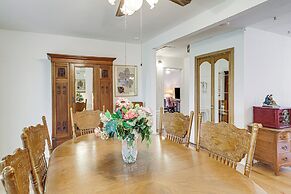 Peaceful Home w/ Yard: 13 Mi to Downtown Houston!