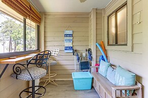 Hilton Head Condo: Screened Balcony, Walk to Beach