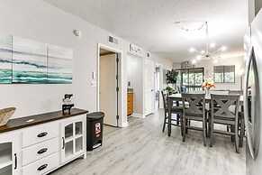 Hilton Head Condo: Screened Balcony, Walk to Beach