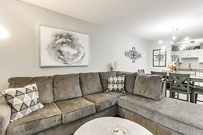 Hilton Head Condo: Screened Balcony, Walk to Beach