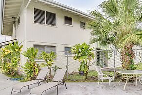 Hilo Apartment w/ Lanai - 2 Mi to Beaches!