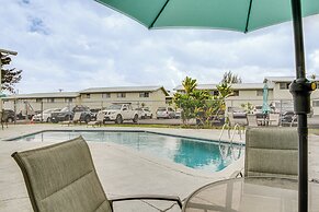Hilo Apartment w/ Lanai - 2 Mi to Beaches!