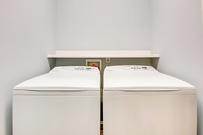 Shared Game Room & Lake Access: Hiram Apartment