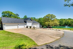 Shared Game Room & Lake Access: Hiram Apartment