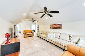 Charming Bluffton Home w/ Yard ~ 3 Mi to Beaches!