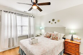 Charming Bluffton Home w/ Yard ~ 3 Mi to Beaches!