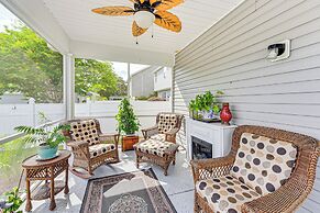 Charming Bluffton Home w/ Yard ~ 3 Mi to Beaches!