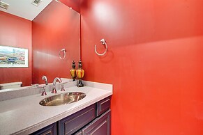 Walk to Lake: Hiram Hideaway w/ Shared Gazebo!