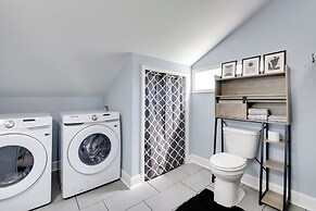 Walk to Lake: Hiram Hideaway w/ Shared Gazebo!