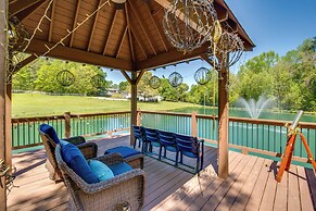 Walk to Lake: Hiram Hideaway w/ Shared Gazebo!