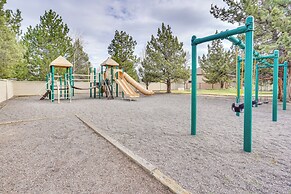 Redmond Golf Getaway - Near Smith Rock State Park!