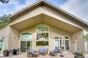 Redmond Golf Getaway - Near Smith Rock State Park!