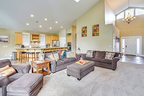 Redmond Golf Getaway - Near Smith Rock State Park!