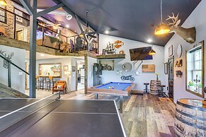 Infinity Pool + Mtn Views: Luxe Talking Rock Home