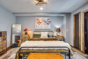 Infinity Pool + Mtn Views: Luxe Talking Rock Home