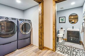 Infinity Pool + Mtn Views: Luxe Talking Rock Home