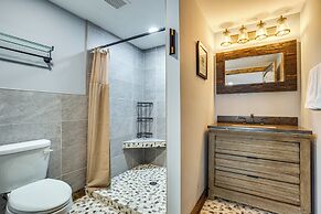 Infinity Pool + Mtn Views: Luxe Talking Rock Home