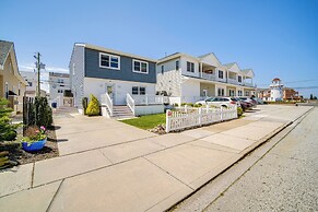 Walkable Brigantine Condo, 4 Mi to Atlantic City!