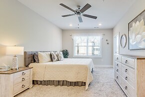 Gorgeous Calabash Condo w/ Balcony & Pool Access!