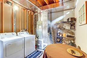 'wanderlust Cabin' w/ Deck & Lovely Mountain Views