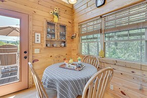 'wanderlust Cabin' w/ Deck & Lovely Mountain Views