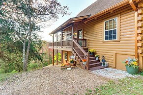 'wanderlust Cabin' w/ Deck & Lovely Mountain Views