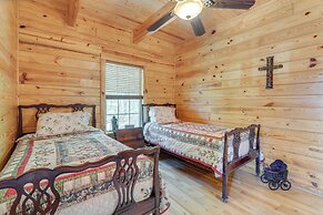 'wanderlust Cabin' w/ Deck & Lovely Mountain Views