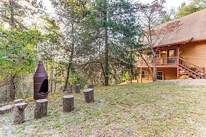 'wanderlust Cabin' w/ Deck & Lovely Mountain Views