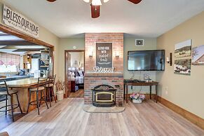 Cozy Mars Hill Farmhouse w/ Scenic Views