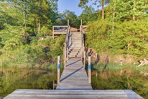 Waterfront Lancaster Cabin ~ 10 Mi to Kilmarnock!