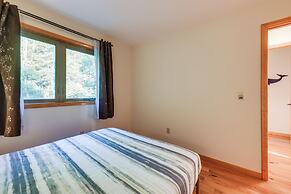 Waterfront Lancaster Cabin ~ 10 Mi to Kilmarnock!