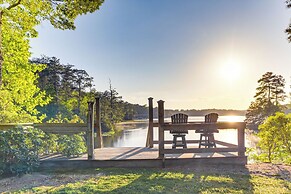 Waterfront Lancaster Cabin ~ 10 Mi to Kilmarnock!