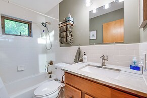 Waterfront Lancaster Cabin ~ 10 Mi to Kilmarnock!