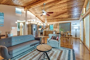 Waterfront Lancaster Cabin ~ 10 Mi to Kilmarnock!