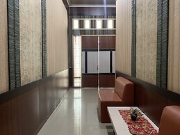 OYO 93918 Wisma Tulip Near Masjid Besar Desa Tanabangka