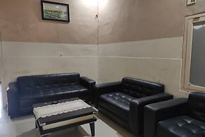 OYO 93918 Wisma Tulip Near Masjid Besar Desa Tanabangka