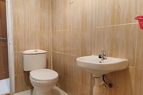 OYO 93918 Wisma Tulip Near Masjid Besar Desa Tanabangka