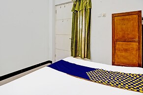 OYO 93940 Apartemen Mekarwangi Square By Lina