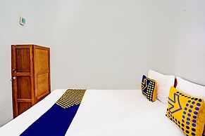 OYO 93940 Apartemen Mekarwangi Square By Lina