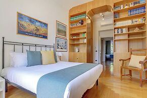 Colosseo Family Art 3BDR - Home and More