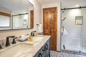 Valley Condos A10 4 Bedroom Townhouse by RedAwning