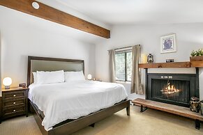 Valley Condos A10 4 Bedroom Townhouse by RedAwning