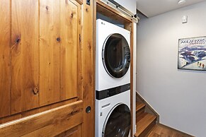 Valley Condos A10 4 Bedroom Townhouse by RedAwning