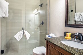 Valley Condos A10 4 Bedroom Townhouse by RedAwning