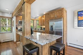 Valley Condos A10 4 Bedroom Townhouse by RedAwning