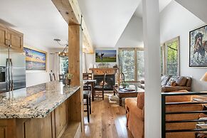 Valley Condos A10 4 Bedroom Townhouse by RedAwning