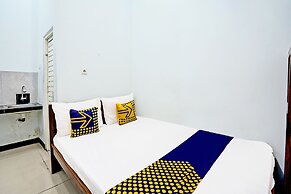OYO 93928 The Metro Suites Apartment By Nn Rooms